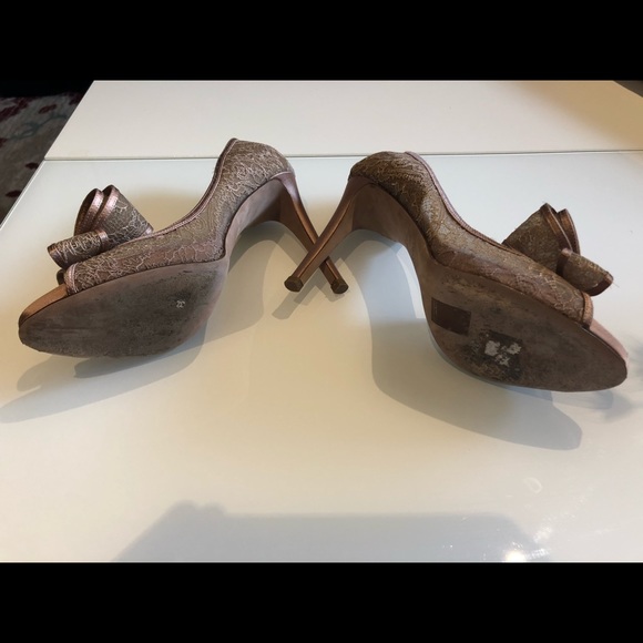 VALENTINO Garavani Rose Pink Lace Shoes